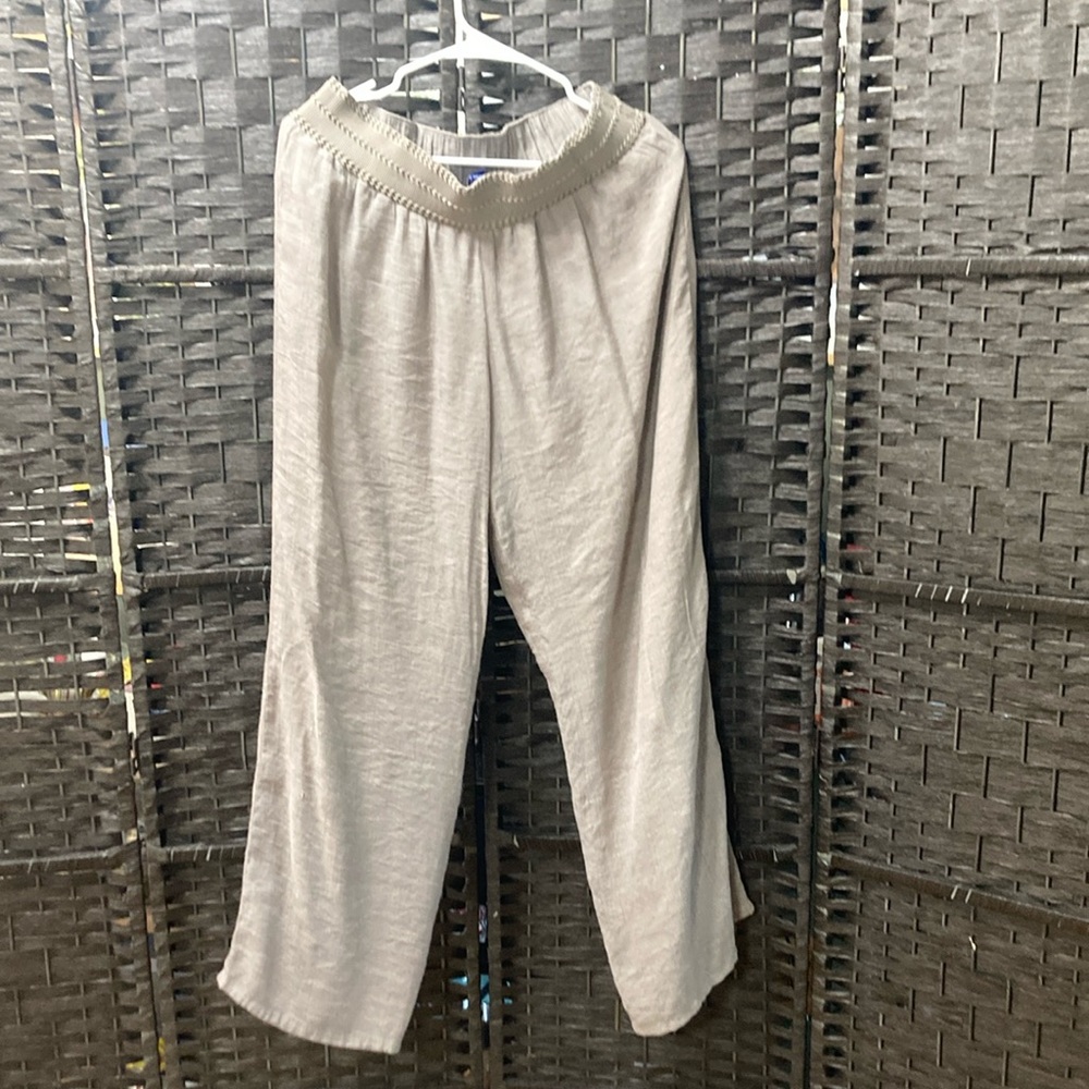 Women's Cream Pull On Lined Pants VERY Comfortable- Size Medium